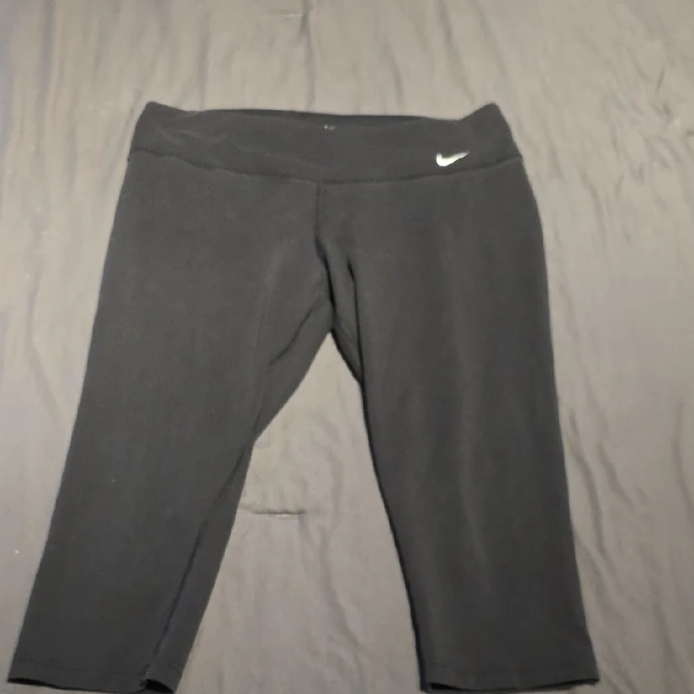 Nike Women's Black Capris